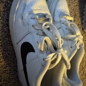 Nike Kids White and Black Air Force 1
